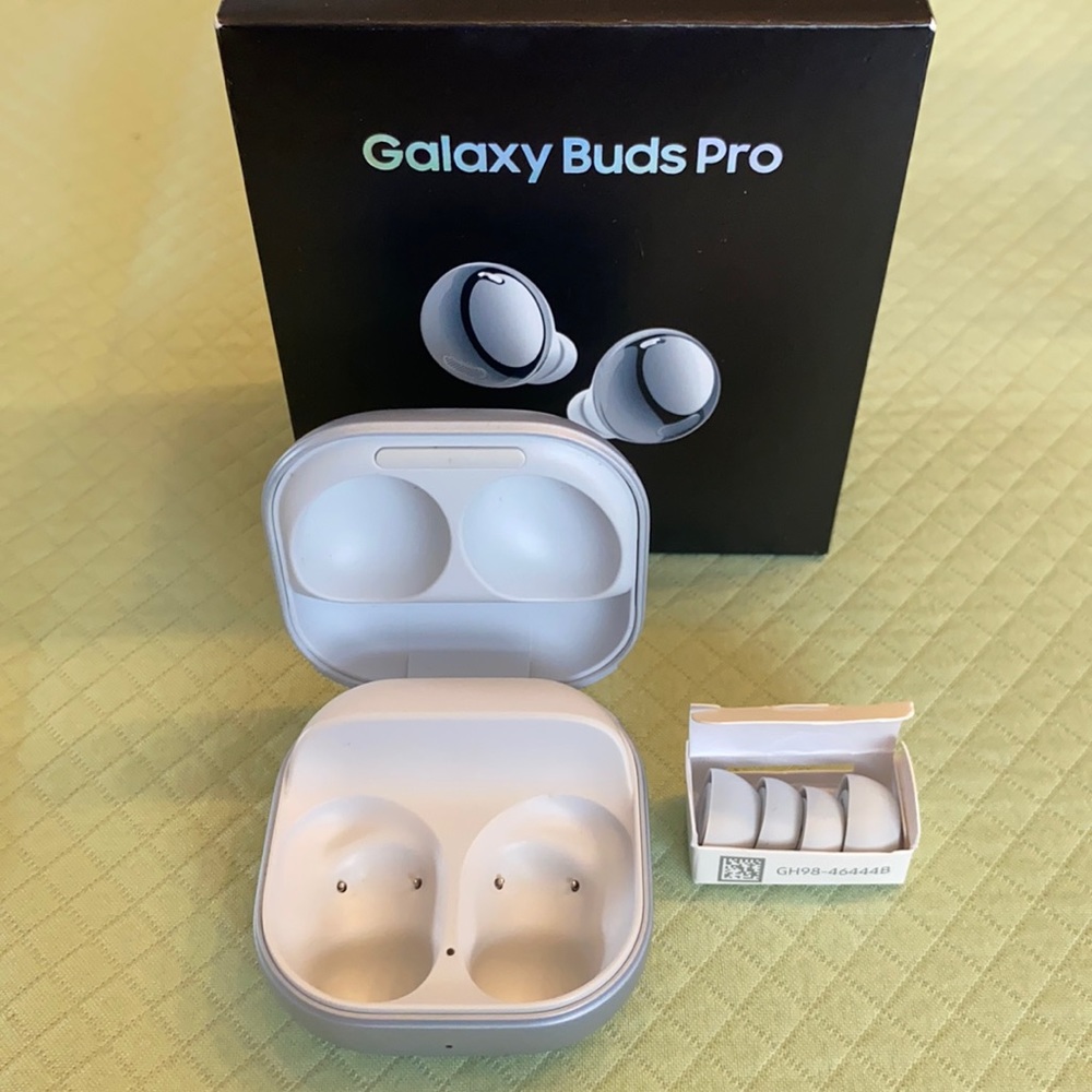 Samsung Galaxy Buds Pro Charging Case